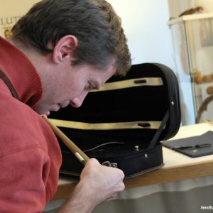 Luthier, un métier d'art au service des musiciens